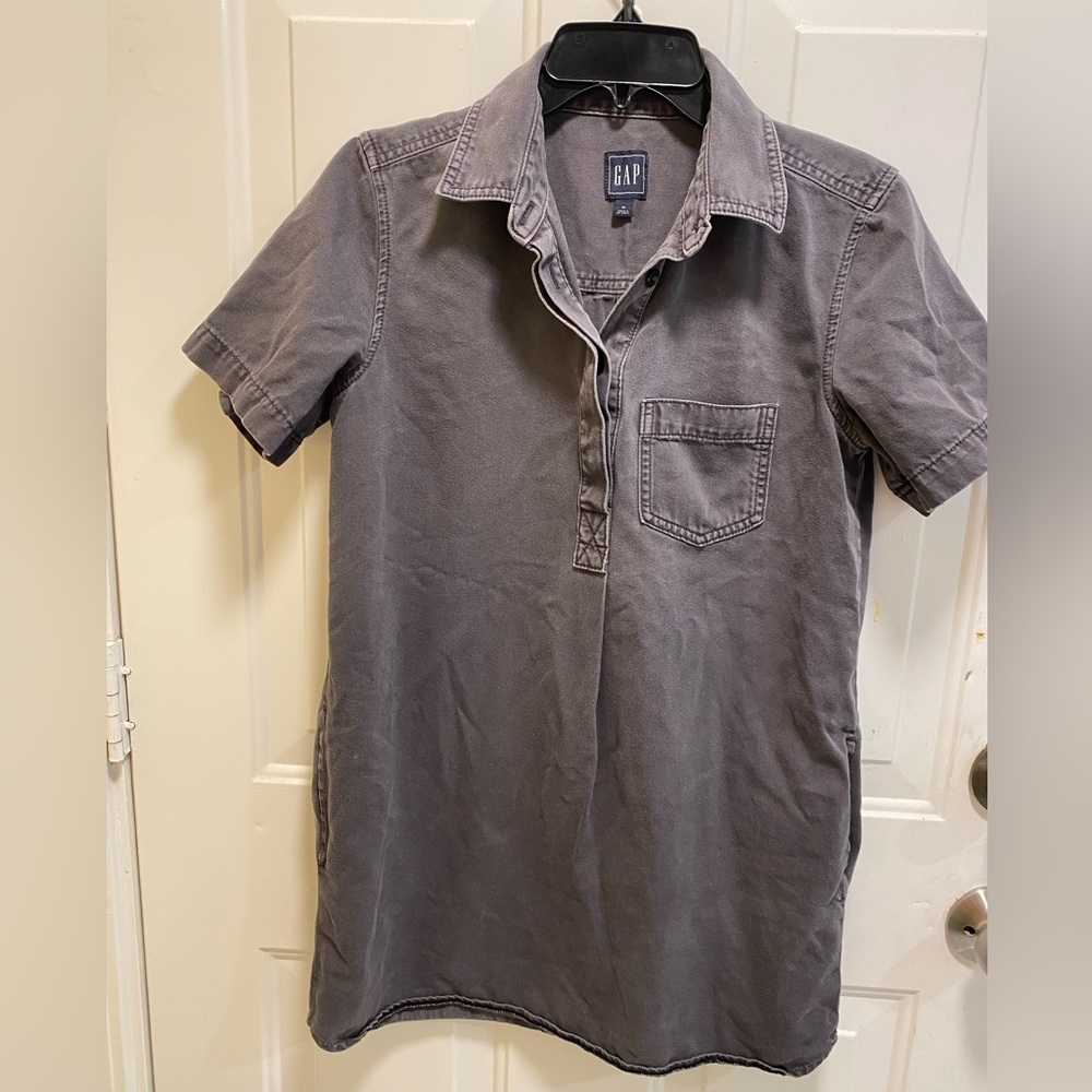 GAP women’s  Gray Short Sleeve mini dress